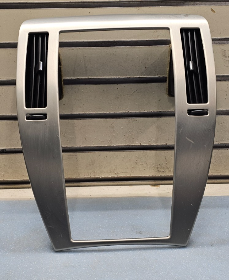 🔥08-11 CADILLAC STS CENTER DASH RADIO NAVIGATION TRIM SURROUND BEZEL SILVER