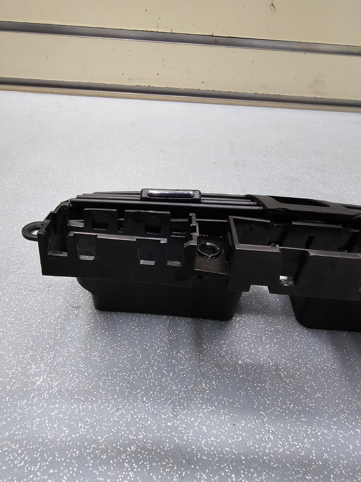 🔥05-06 Chevrolet Equinox Pontiac Torrent Front Dash Hazard AC Air Vent Grill