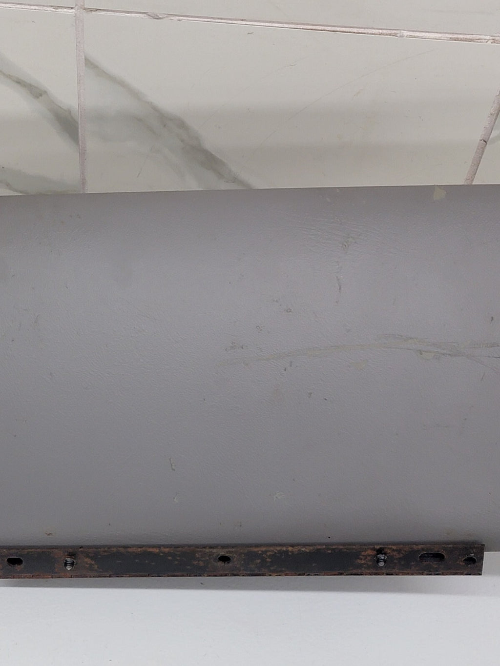 02-06 CADILLAC ESCALADE GLOVE BOX  DASH STORAGE COMPARTMENT OE LIGHT GRAY G9