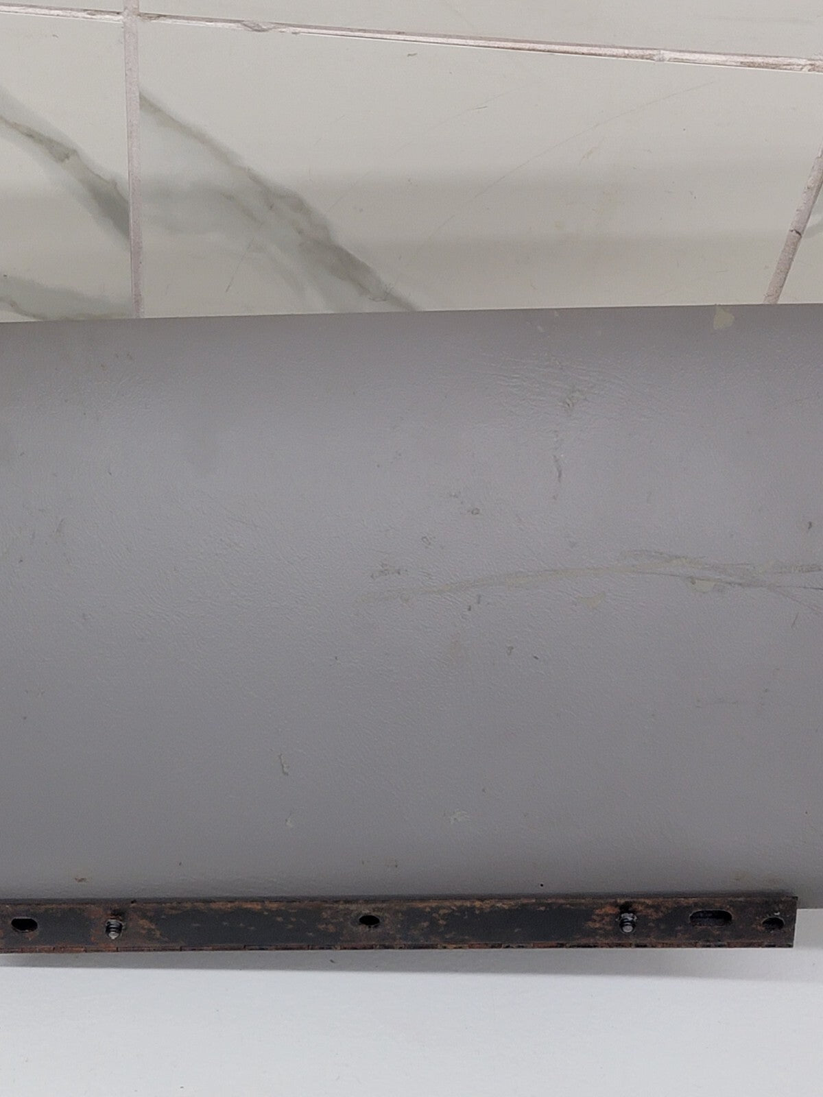 02-06 CADILLAC ESCALADE GLOVE BOX  DASH STORAGE COMPARTMENT OE LIGHT GRAY G9