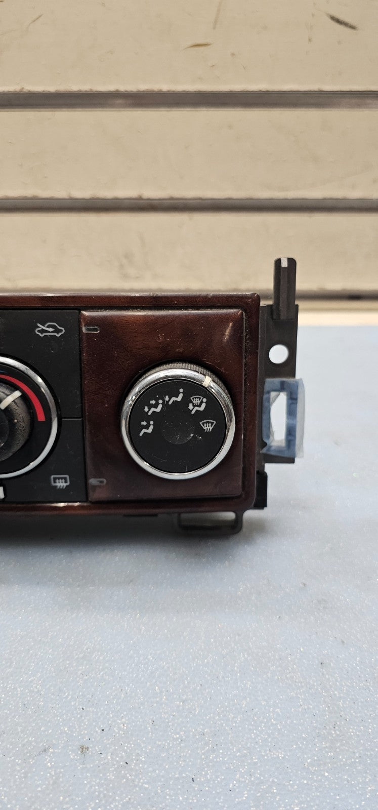 07-09 Saturn Aura Dash AC HVAC A/C Heater Temperature Climate Control Panel Wood