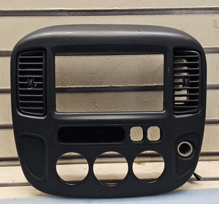 🔥2001-2007 FORD ESCAPE CENTER DASH RADIO A/C CLIMATE TRIM BEZEL BLACK OEM