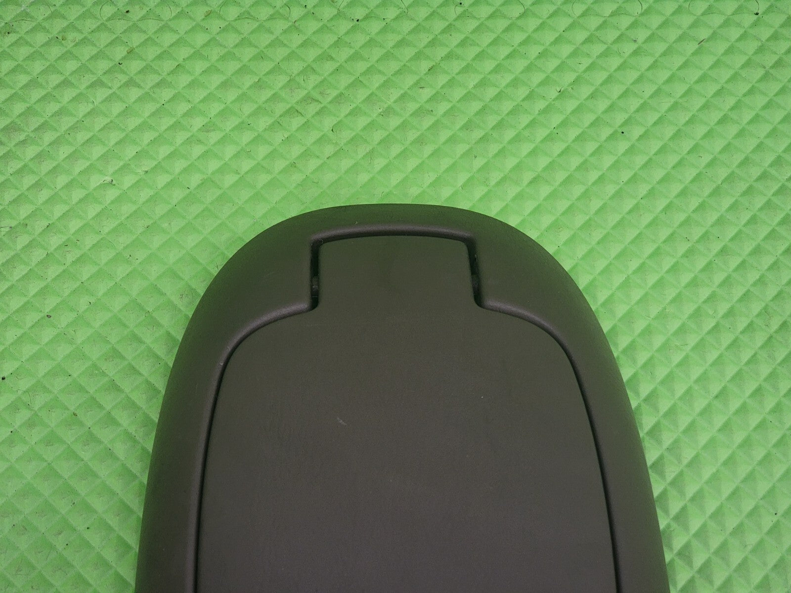 🔥01-07 TOYOTA SEQUOIA 02-06 TUNDRA ARMREST Center Console Storage Lid gray