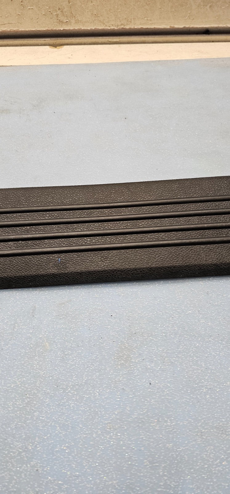🔥07-14 SILVERADO SIERRA LEFT FRONT CREW CAB DOOR SILL SCUFF PLATE TRIM BLACK