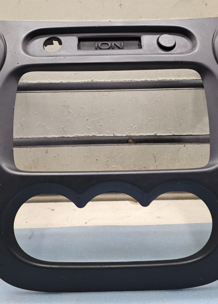 🔥03-07 Saturn Ion Dash Radio Stereo Display AC Climate Control Bezel BLACK