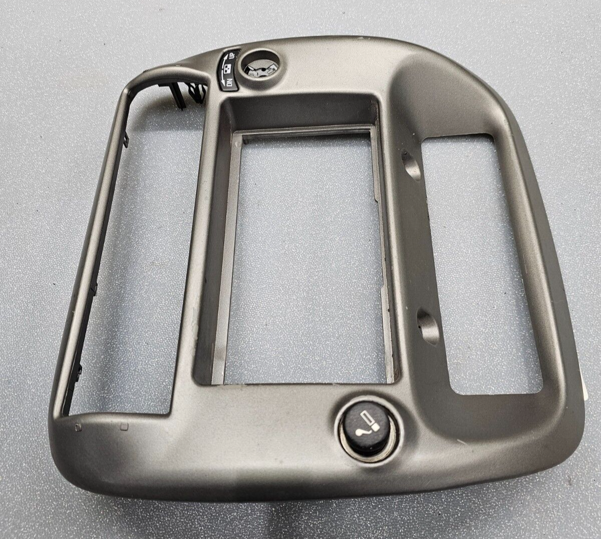 95-10 Ford Ranger EXPLORER Center Dash Radio Trim Surround Bezel Trim SILVER B2