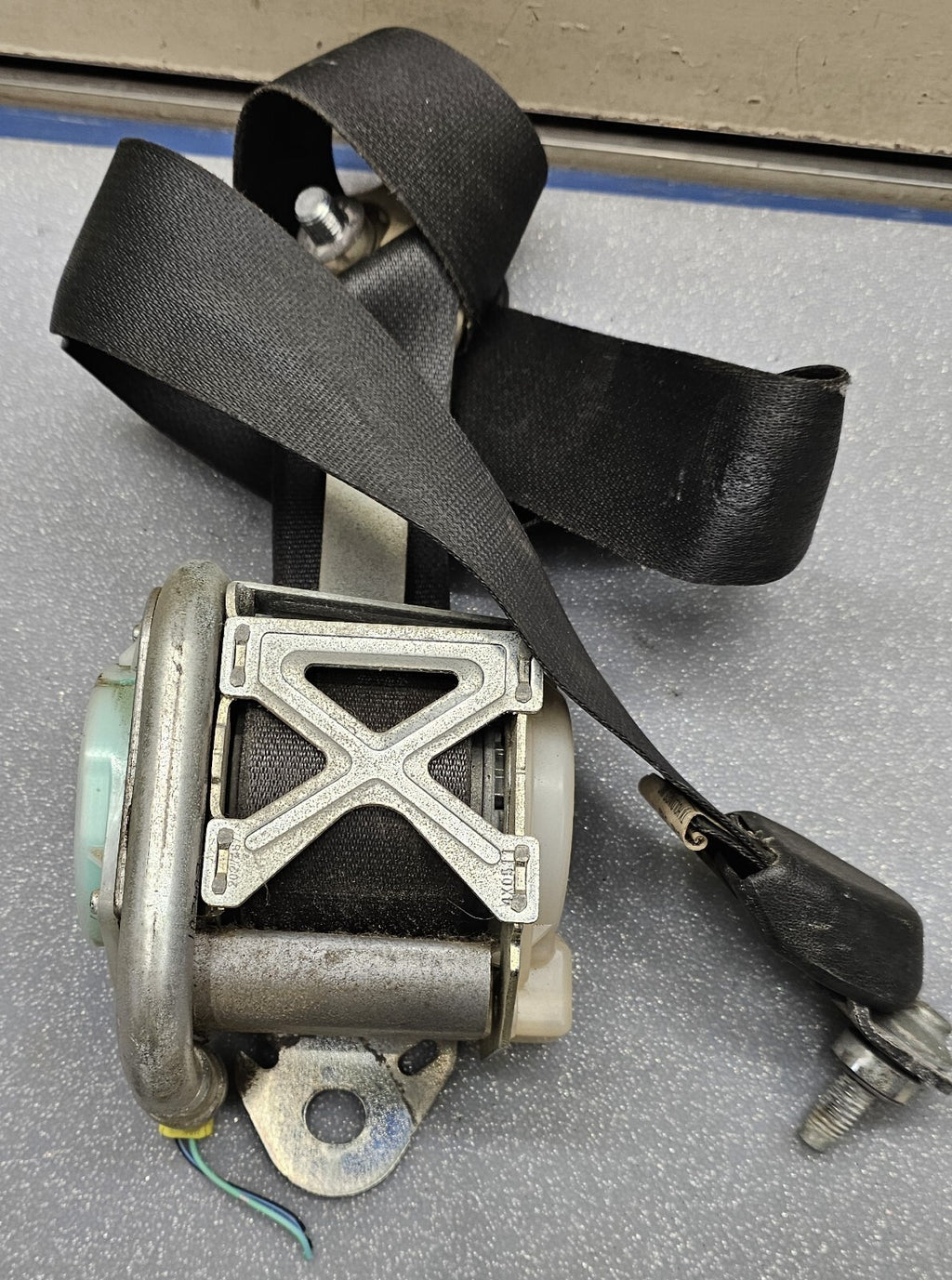 🔥2009 - 2013 Mazda 6 Seat Belt Retractor Drivers LEFT FRONT Black OEM