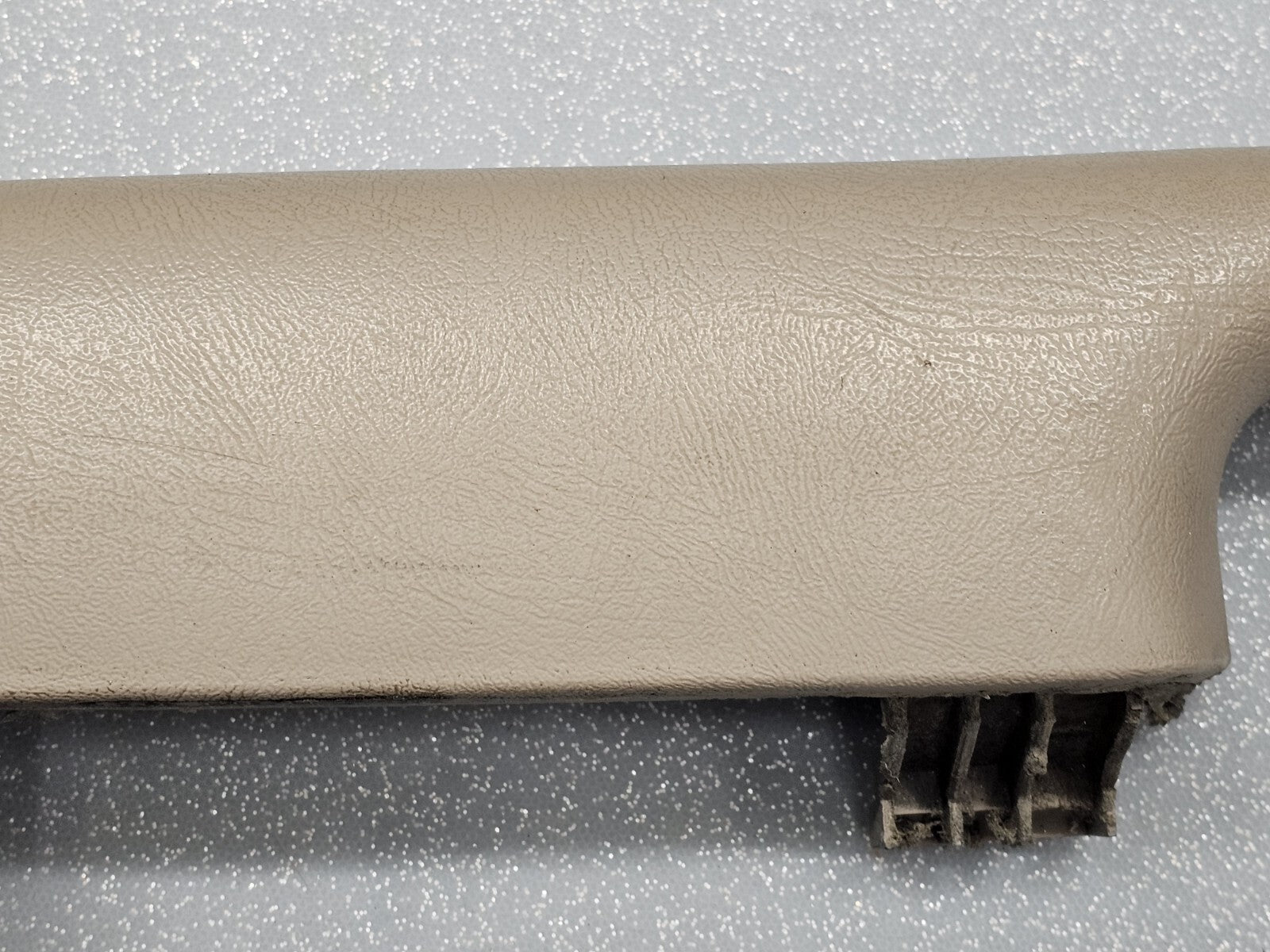 🔥1999-2002 Chevrolet GMC Silverado Tahoe Front Right Door Armrest Handle Tan H1