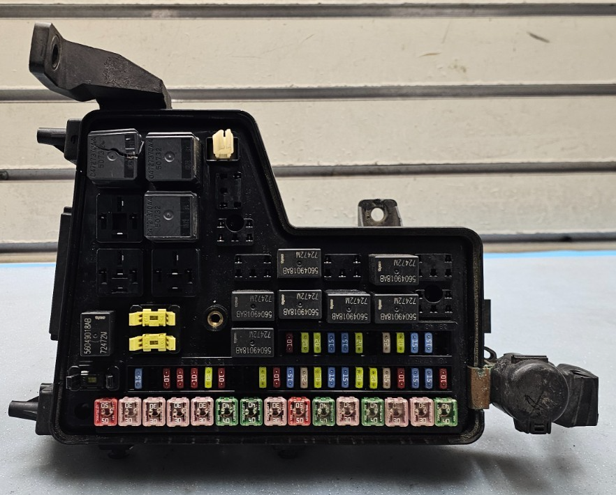 🔥02-05 Dodge Ram Engine TIPM Fuse Box Junction Body Control Distribution Module