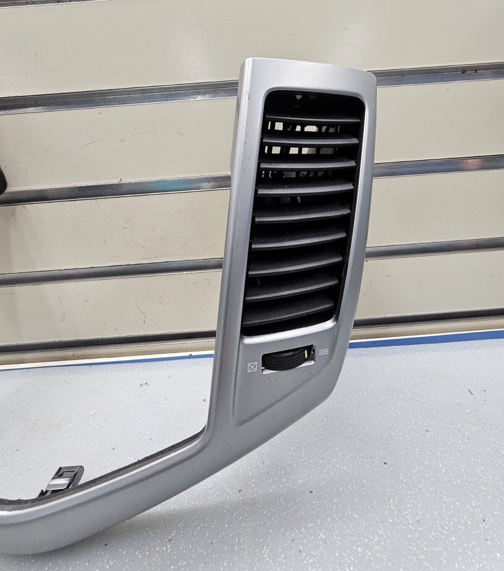 🔥2011 - 2015 Chevrolet Cruze Center Dash Air Vent Bezel trim silver