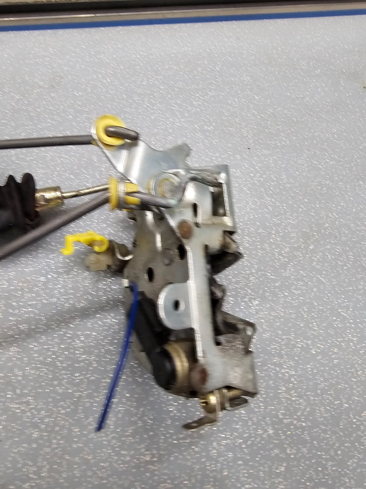 🔥2003-2011 LINCOLN TOWN CAR LEFT HAND REAR DOOR LOCK LATCH ACTUATOR ASSEMBLY