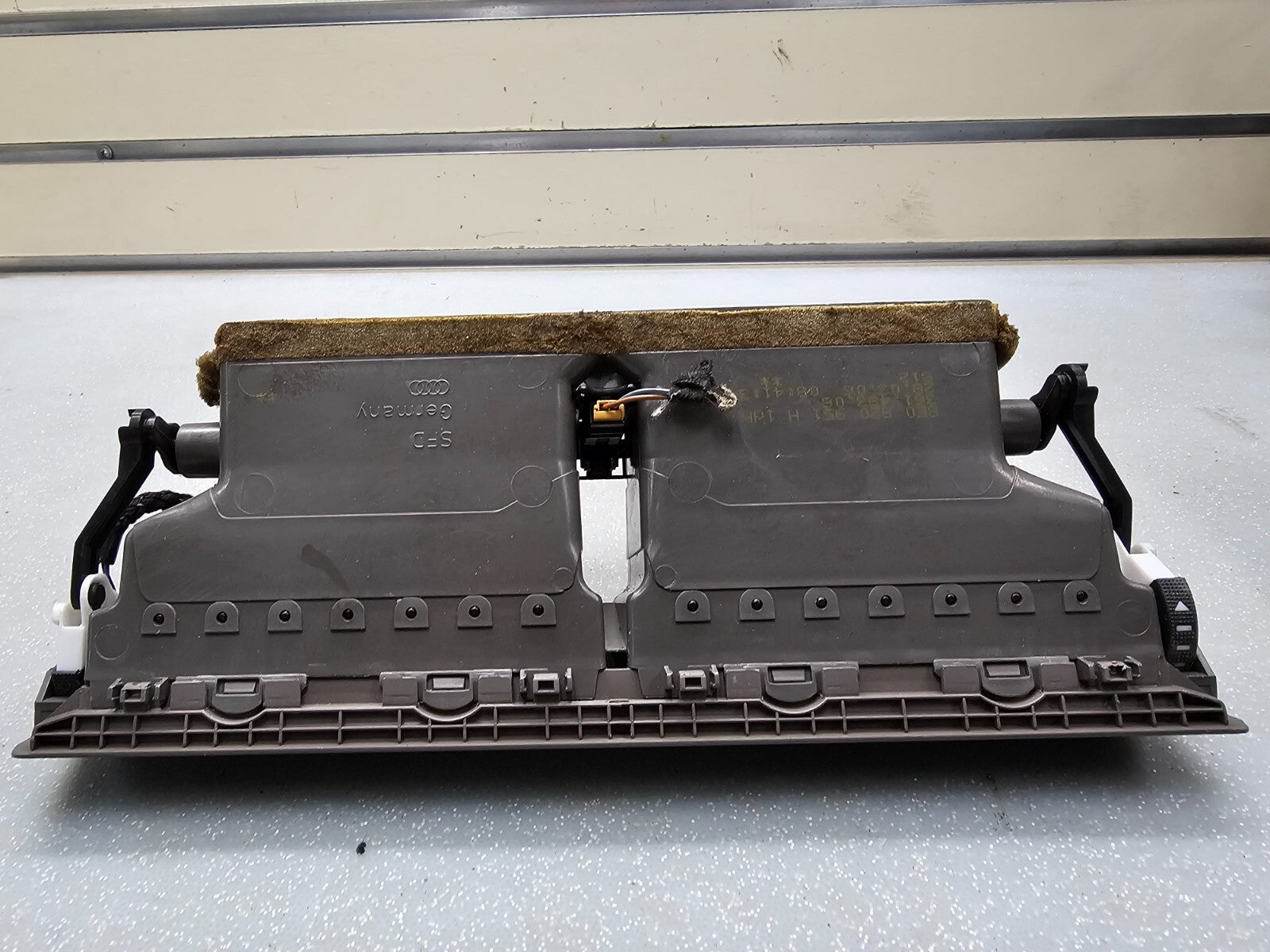 🔥2004-2008 AUDI B7 A4 S4 RS4 FRONT CENTER DASH PANEL A/C HEATER VENT GRAY