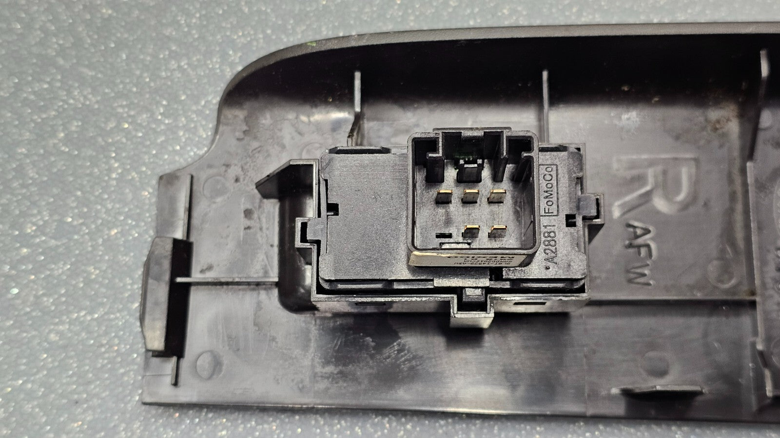08-11 Ford Focus Front Passenger Door Power Window Switch
