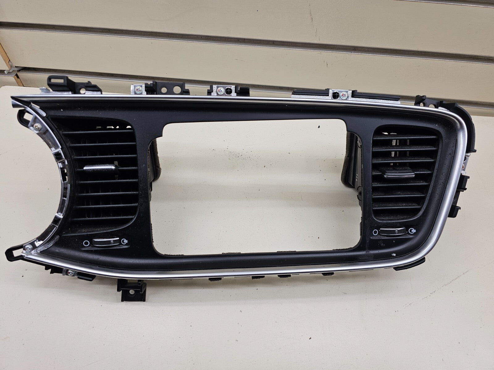 14-15 KIA OPTIMA CENTER FRONT DASH RADIO SURROND BEZEL TRIM PANEL ASSEMBLY BLACK
