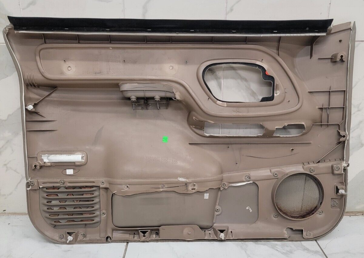 🔥95-99 Chevy GMC Silverado C/K DOOR PANEL Front RIGHT Passenger Auto TAN R D2
