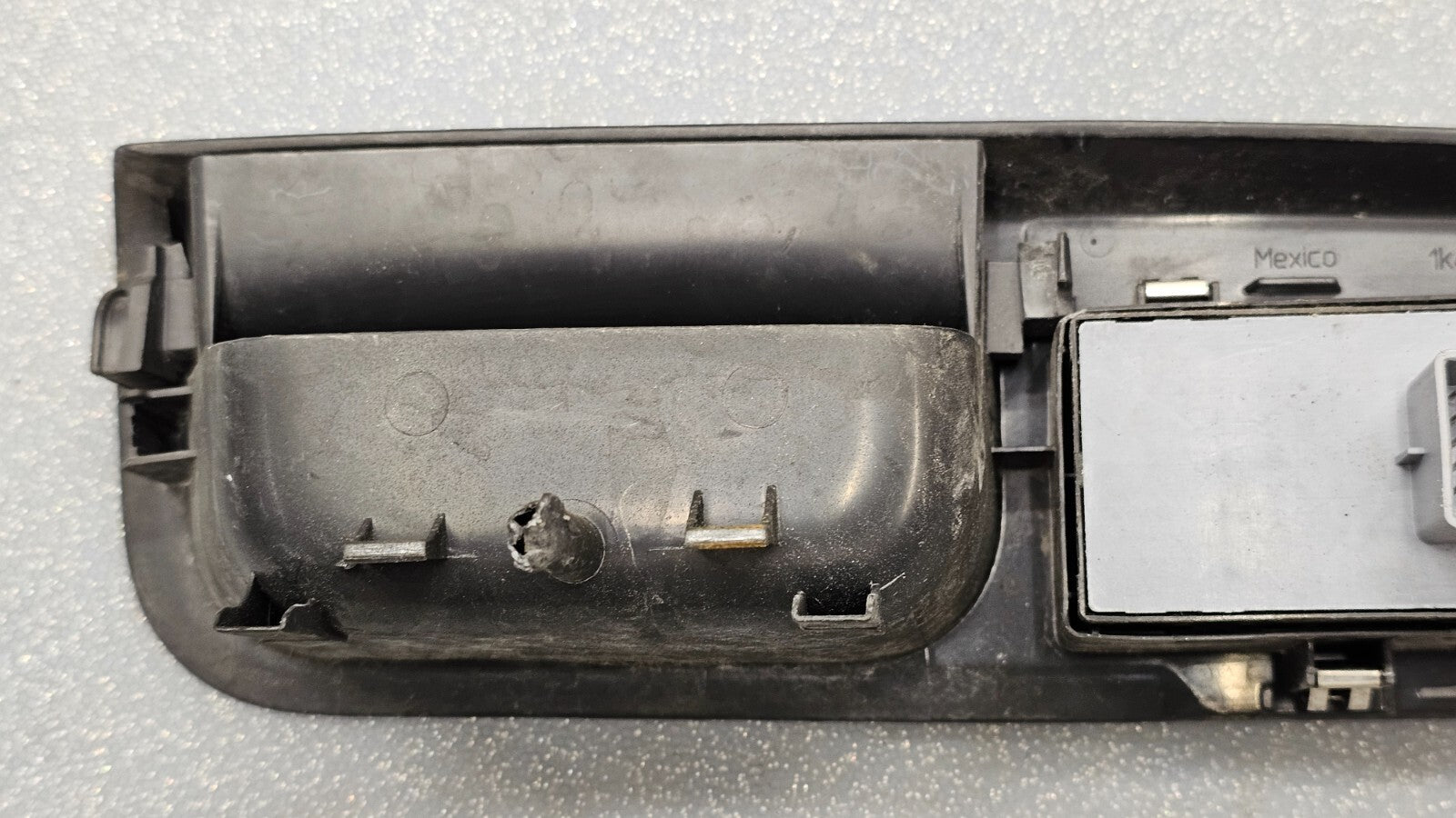 05-10 Passat Golf Jetta Rabbit Left Driver Door Master Power Window Switch Black