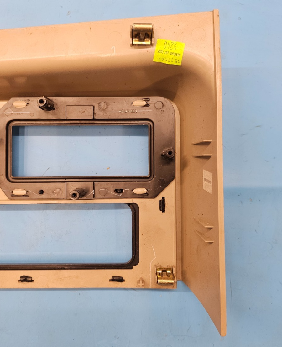 🔥03-06 Escalade Dash AM FM Radio Bezel Trim Instrument Panel Assembly Wood/Tan