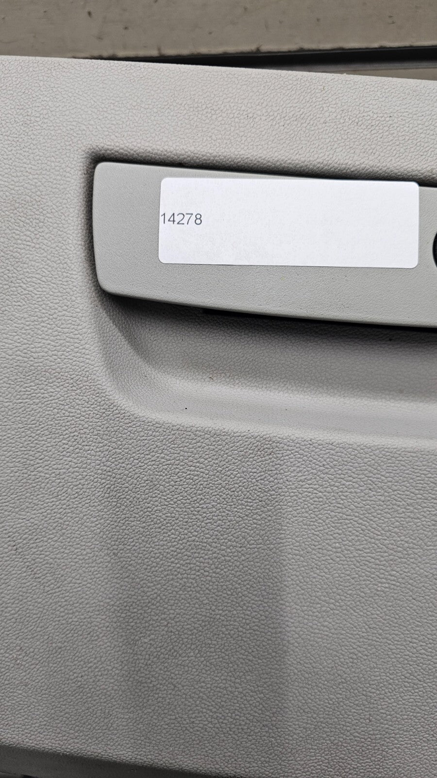 🔥11-18 GRAND CARAVAN TOWN COUNTRY DASH GLOVE BOX STORAGE COMPARTMEN LID LT GRAY
