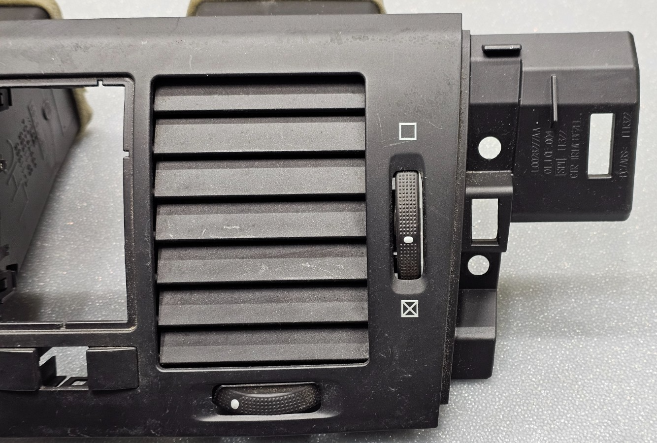 🔥06-11 Cadillac DTS Dash Center Air Vent Heater Bezel Conditioning BLACK OEM