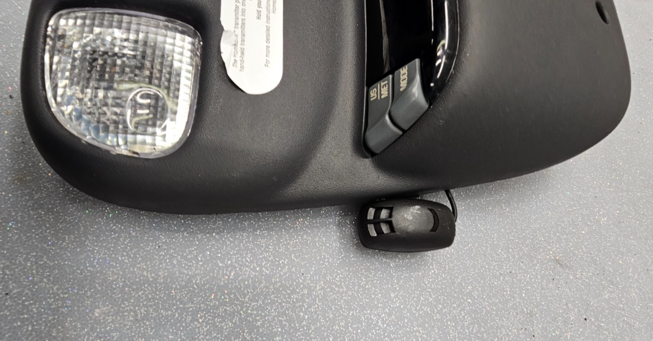 🔥98-04 S10 Blazer Jimmy Dome Light Sun Roof Overhead Console Homelink Black
