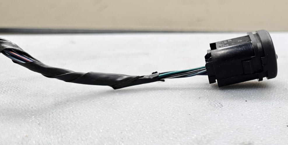 🔥01-07 Ford Escape Rear Window Defrost Defog Switch Button Fog Assembly Black