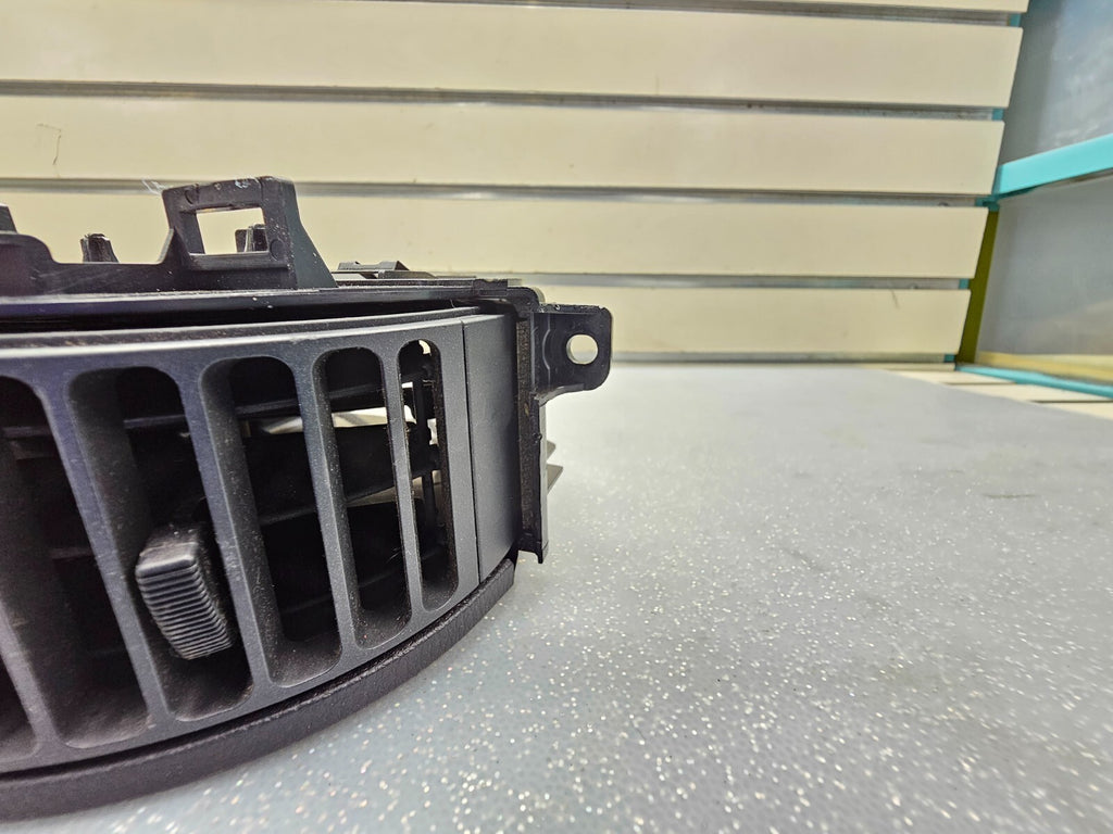 🔥03-06 INFINITI G35 COUPE MIDDLE DASH AIR VENT HEATER CONDITIONING OEM