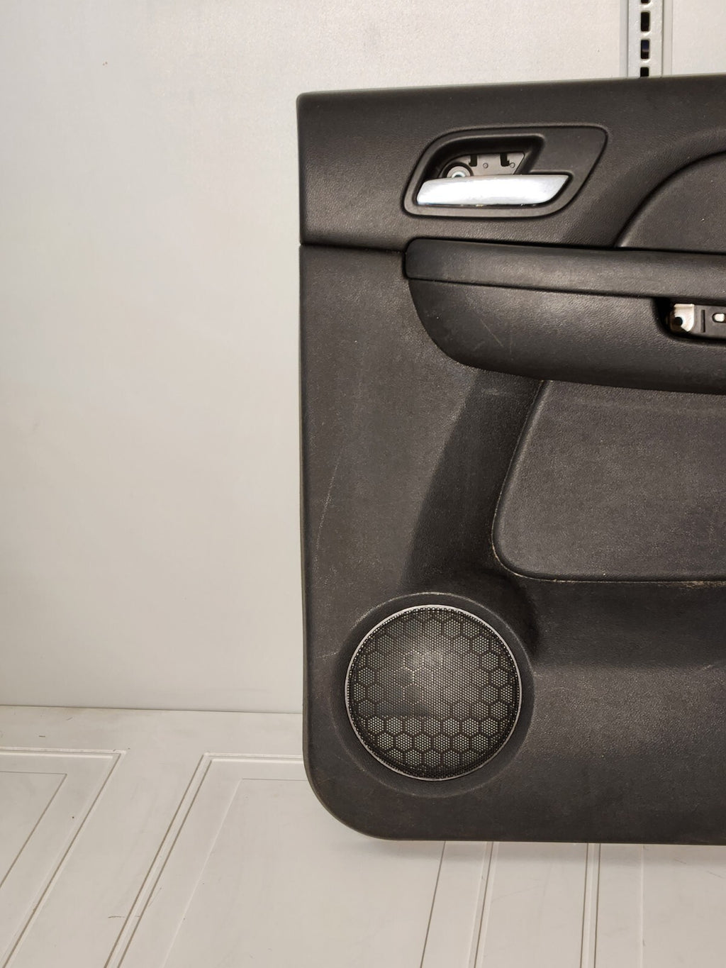 🔥2007-2014 ESCALADE CADILLAC REAR PASSENGER SIDE DOOR PANEL DARK GRAY