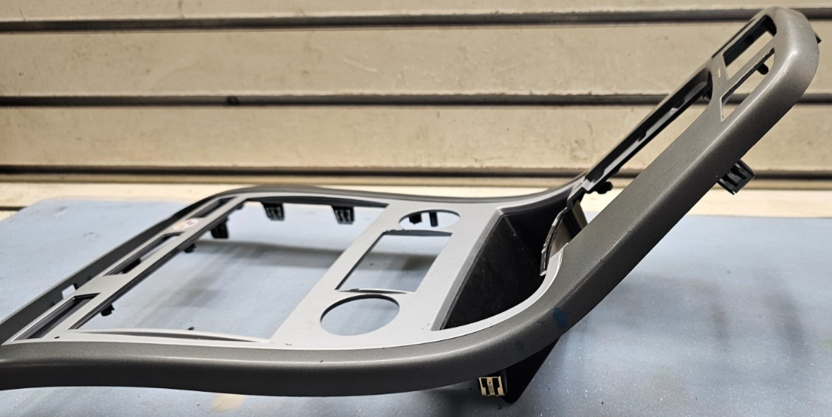 🔥07-09 Chevrolet Equinox Center Dash Radio Climate Bezel Surround Trim silver