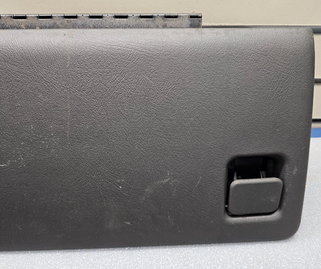 99-06 SILVERADO SIERRA Dash GLOVE BOX Storage Compartment Assembly Black G3