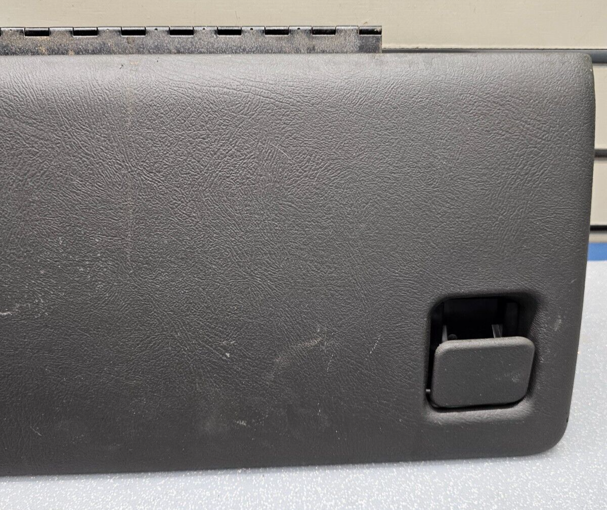 99-06 SILVERADO SIERRA Dash GLOVE BOX Storage Compartment Assembly Black G3