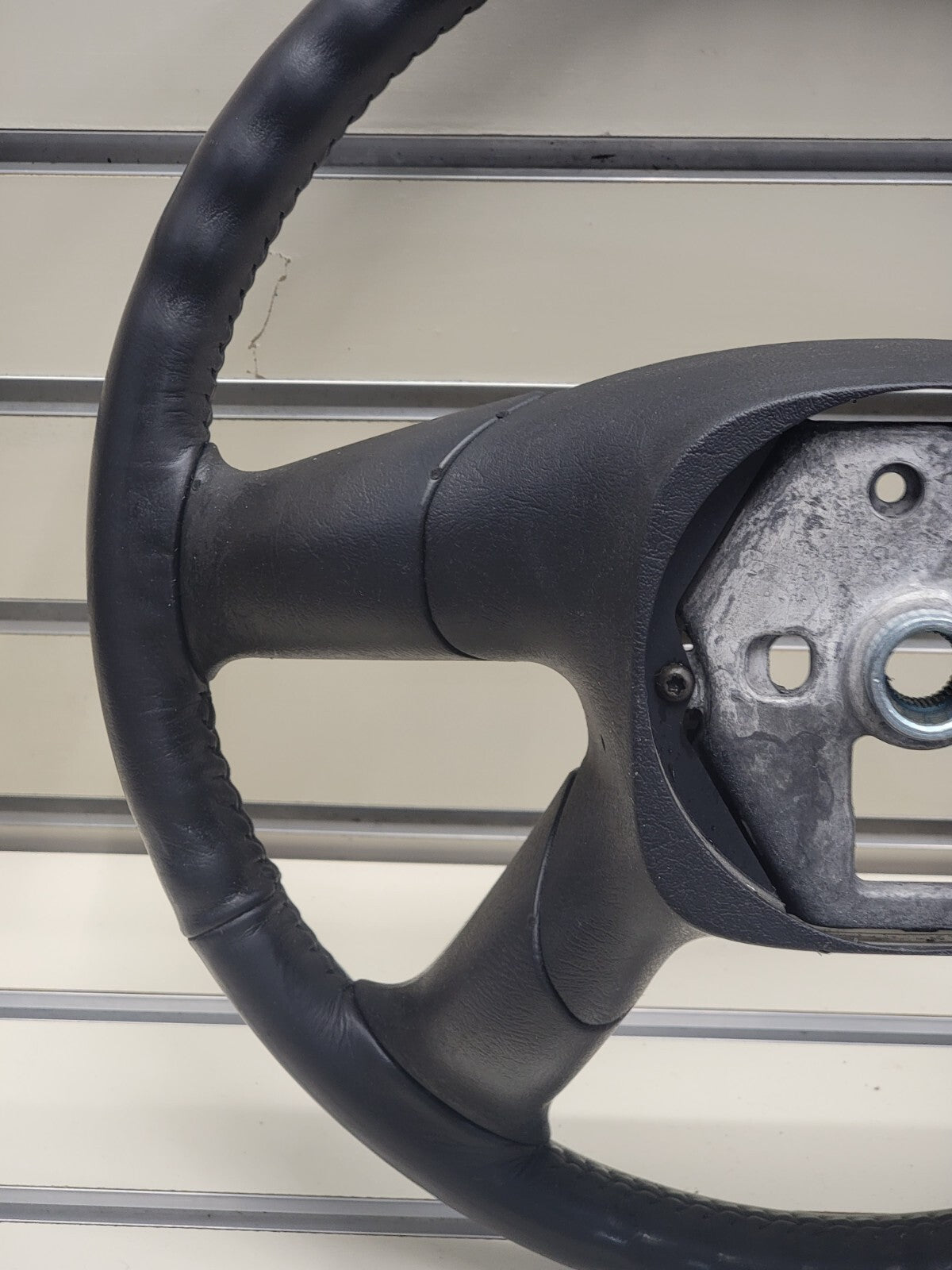 🔥03-06 SILVERADO SIERRA YUKON TAHOE SUBURBAN STEERING WHEEL LEATHER BLACK