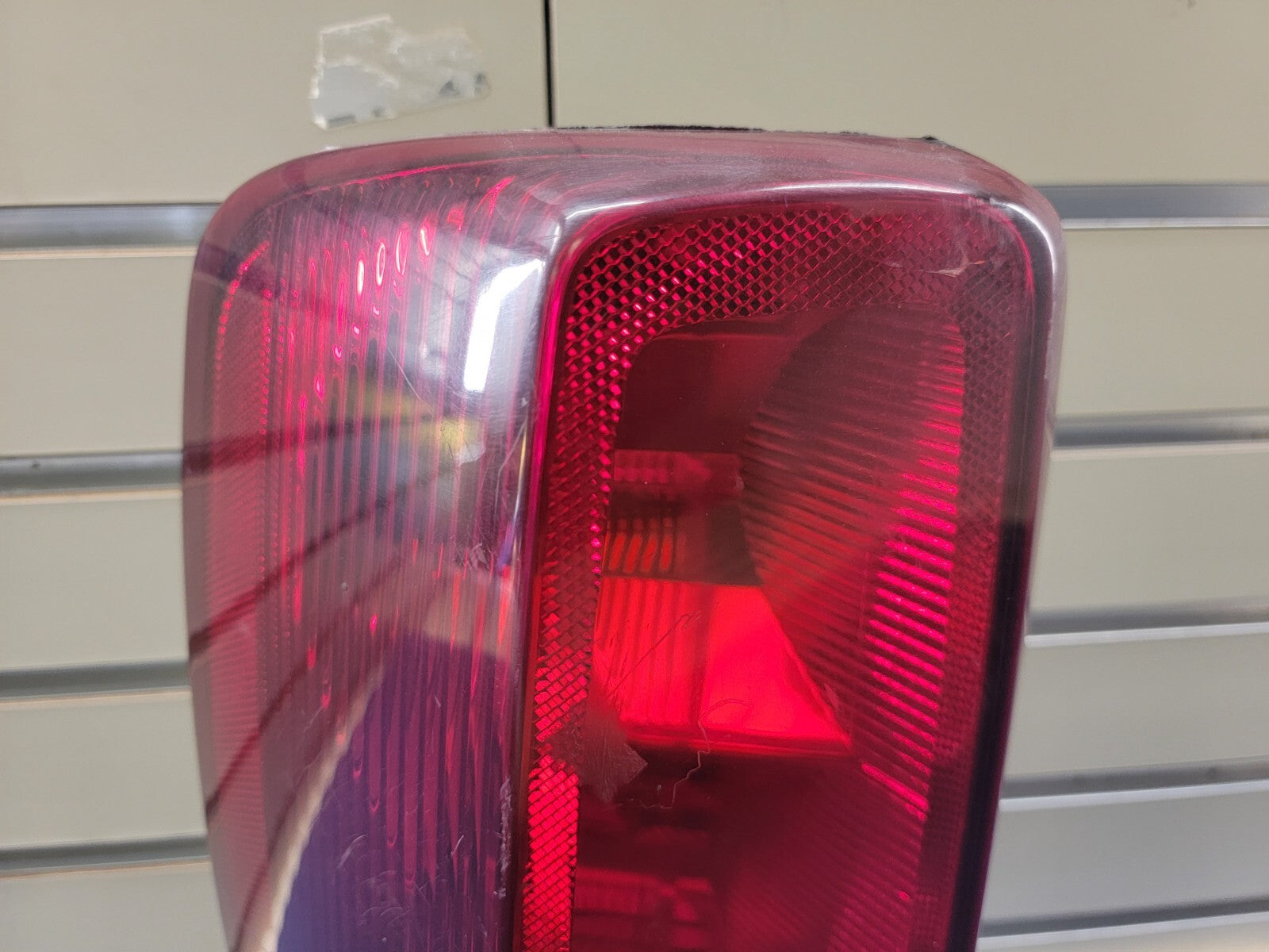 🔥02-06 Cadillac Escalade Driver RH Left Rear Tail Light Lamp (Tested) Notes