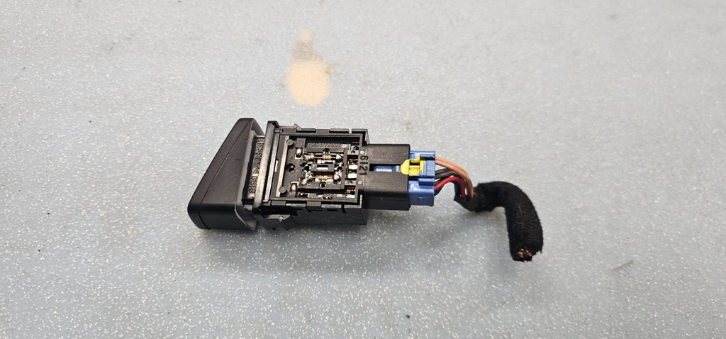 🔥05-06 Hyundai Tucson Rear Defrosted Defroster Heater Control Switch Button