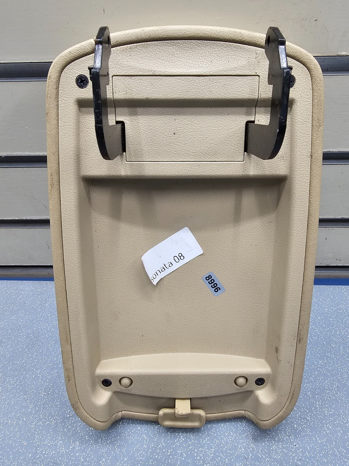 06-08 Sonata Front Center Console Lid Sliding Armrest Cover Storage Top Pad Tan