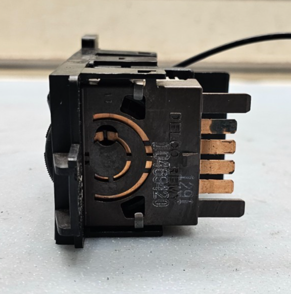 🔥82-96 Oldsmobile Delta 88 Instrument Panel Interior Lamp light Switch Black