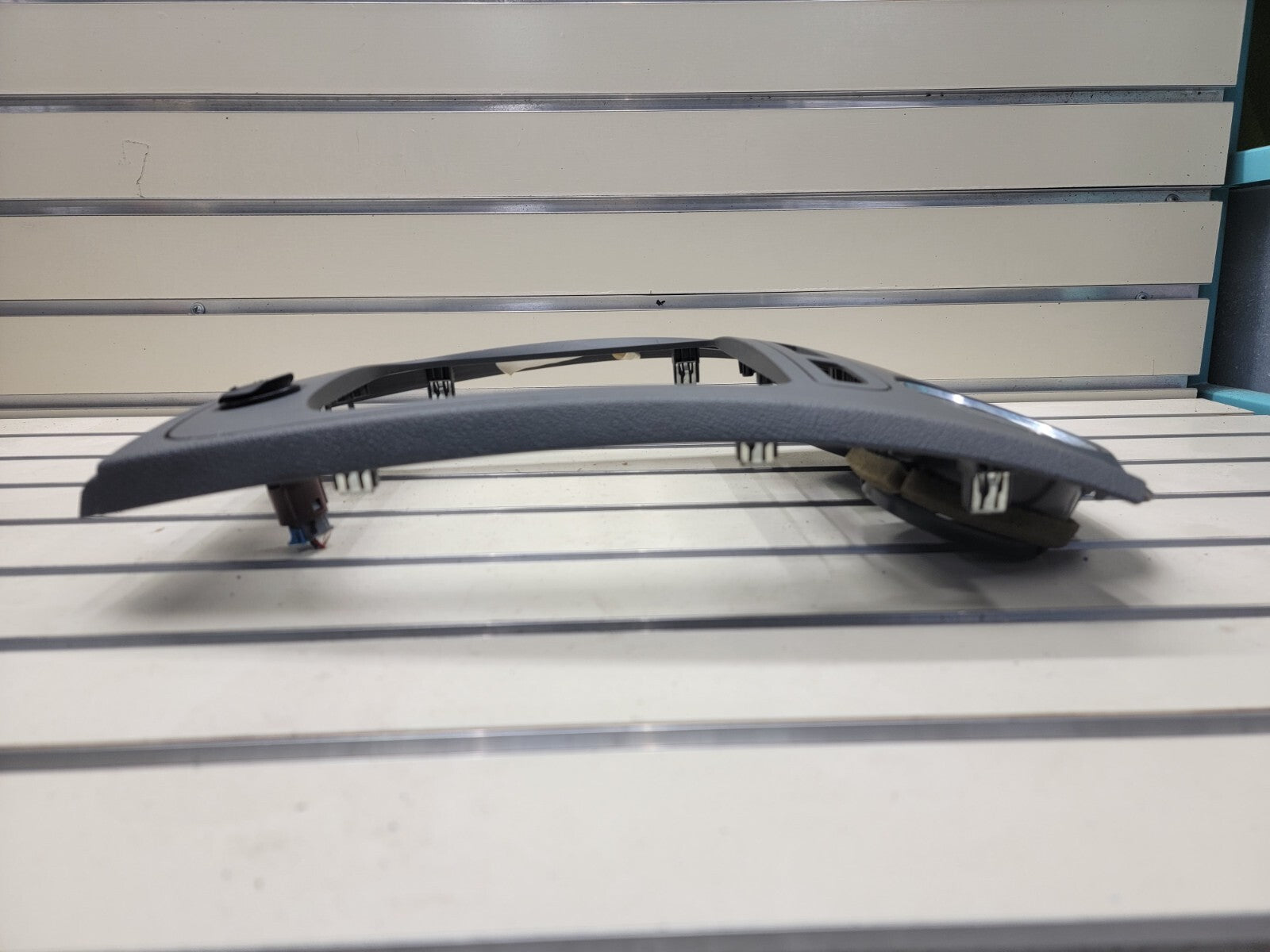 🔥2006-2011 Chevrolet HHR Center Dash Radio Trim w Vents B37 grey