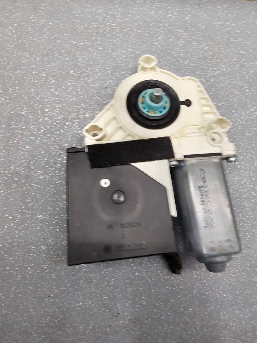 05-06 VW Jetta Front Left Driver Door Power Window Regulator Motor Assembly OEM