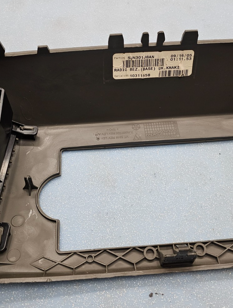🔥05-07 Grand Cherokee Radio Dash Bezel Trim Surround Vent SLATE DK GRAY B30