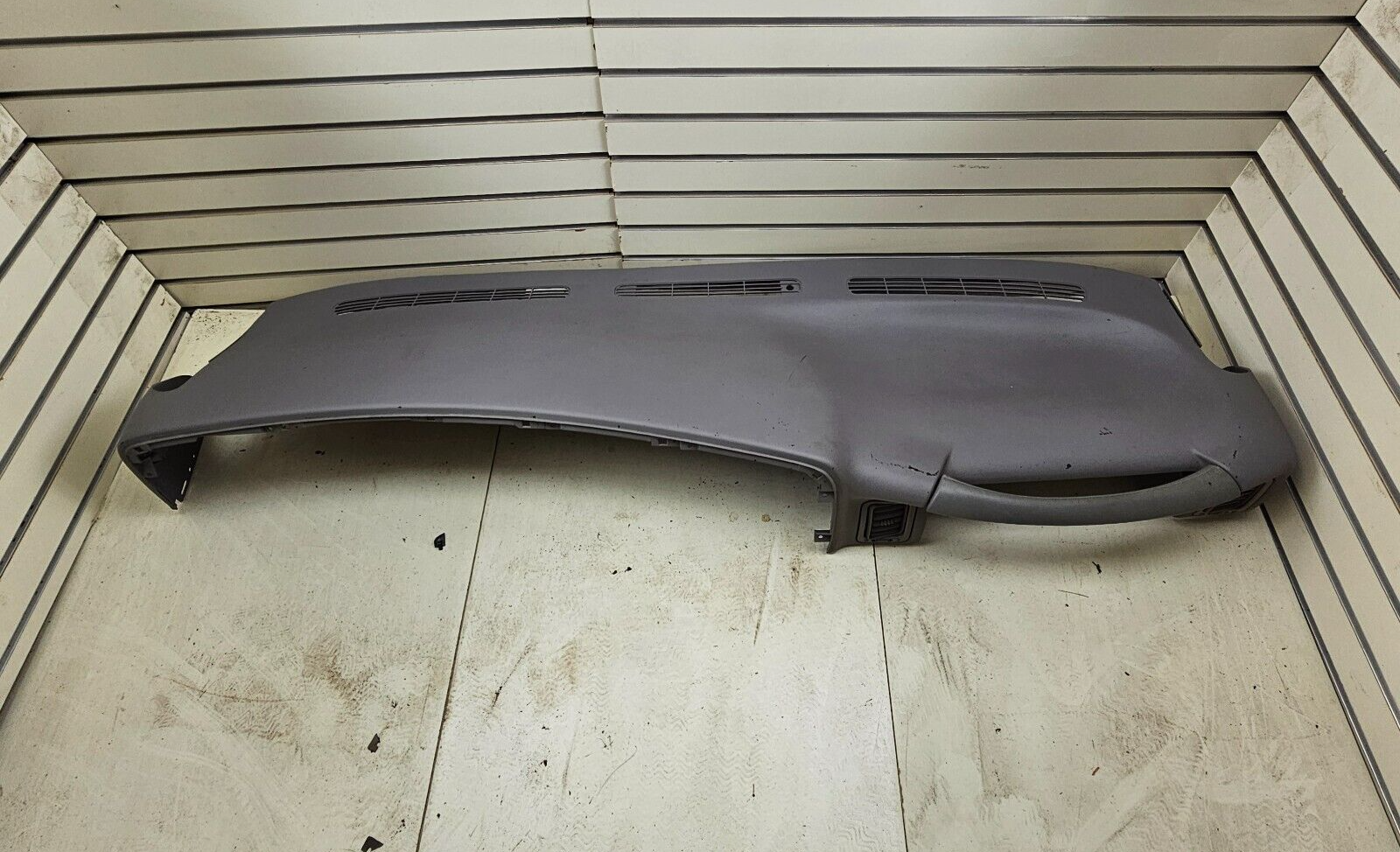99-06 SILVERADO SIERRA TAHOE Upper Dash Cap Cover Top Dashboard Pad LT Gray DP1