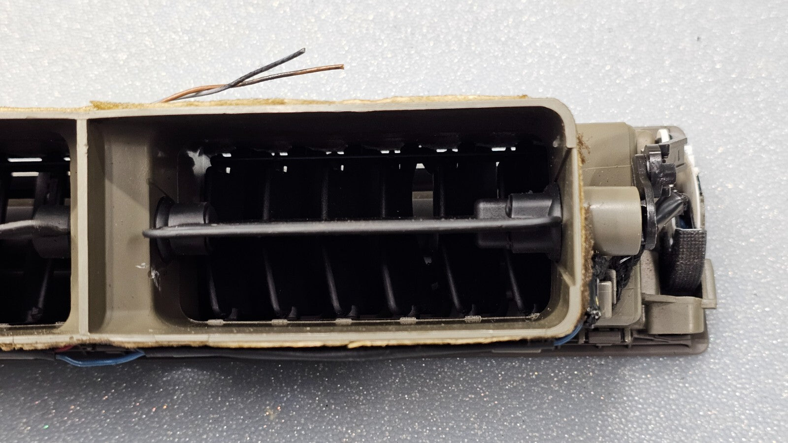 🔥02-08 Audi A4 S4 AVANT QUATRO CENTER DASH AIR VENT Heater Conditioning Tan
