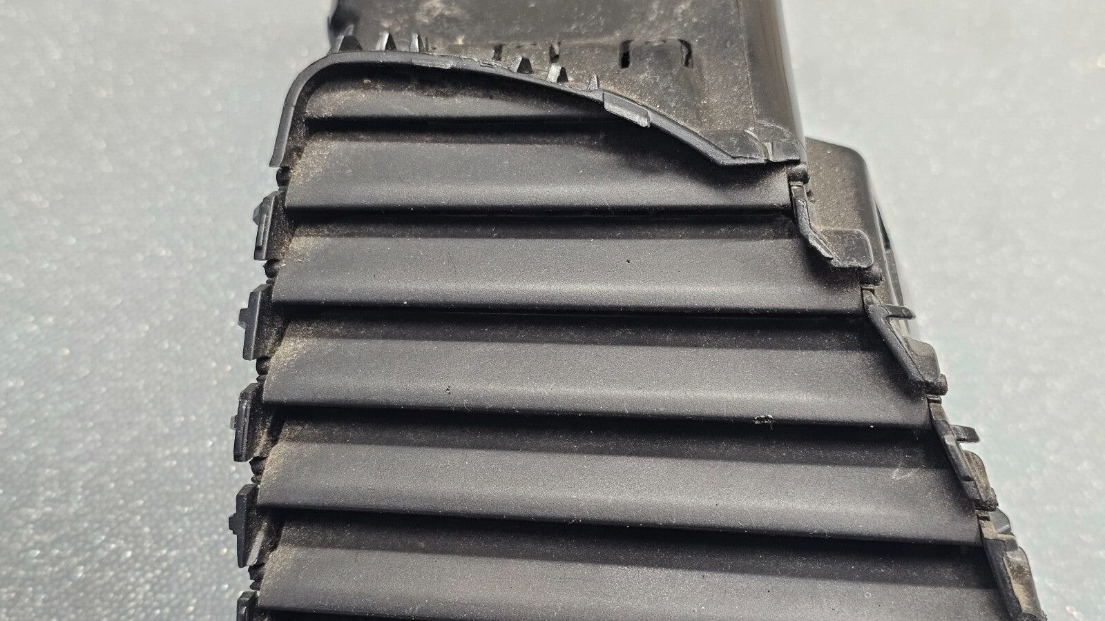 11-20 GRAND CARAVAN TOWN&COUNTRY DASH LEFT DRIVER AC AIR VENT HEATER PANEL BLACK