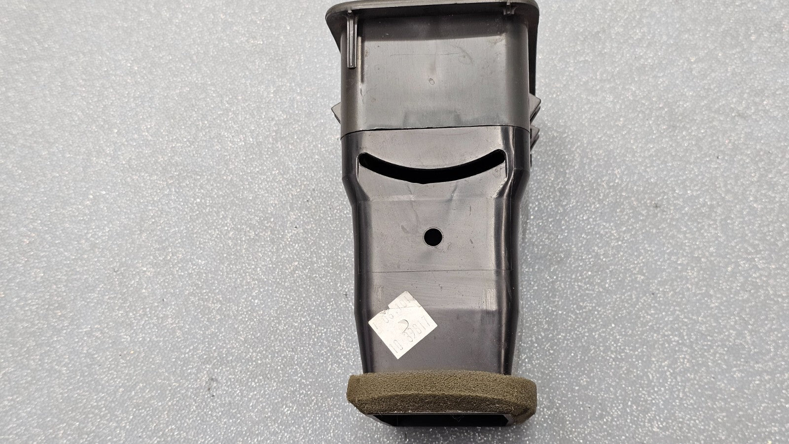 99-06 Silverado Tahoe Center Dash Right Passenger Air Vent Heater Panel Graphite