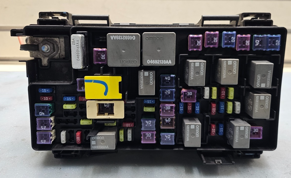 🔥11 GRAND CHEROKEE DURANGO TIPM FUSE POWER MODULE BOX TOTALLY INTEGRATED POWER