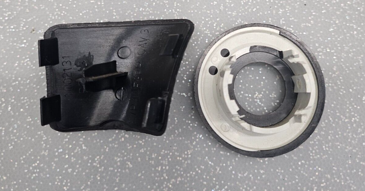 04-08 PONTIAC GRAND PRIX DASH TRIM PANEL BEZEL KEYHOLE SURROUND RUBBER PAD SNAP