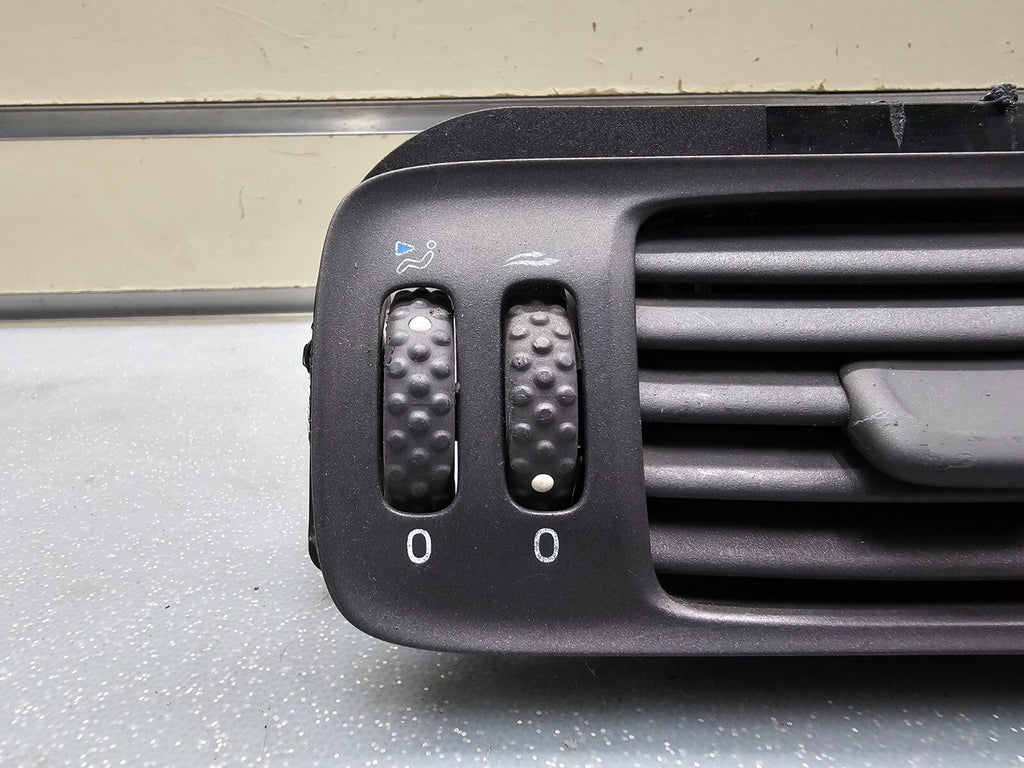 🔥1998-2000 Volvo S70 CENTER Front Air Vent Grille A/C Heater Dash Panel OEM