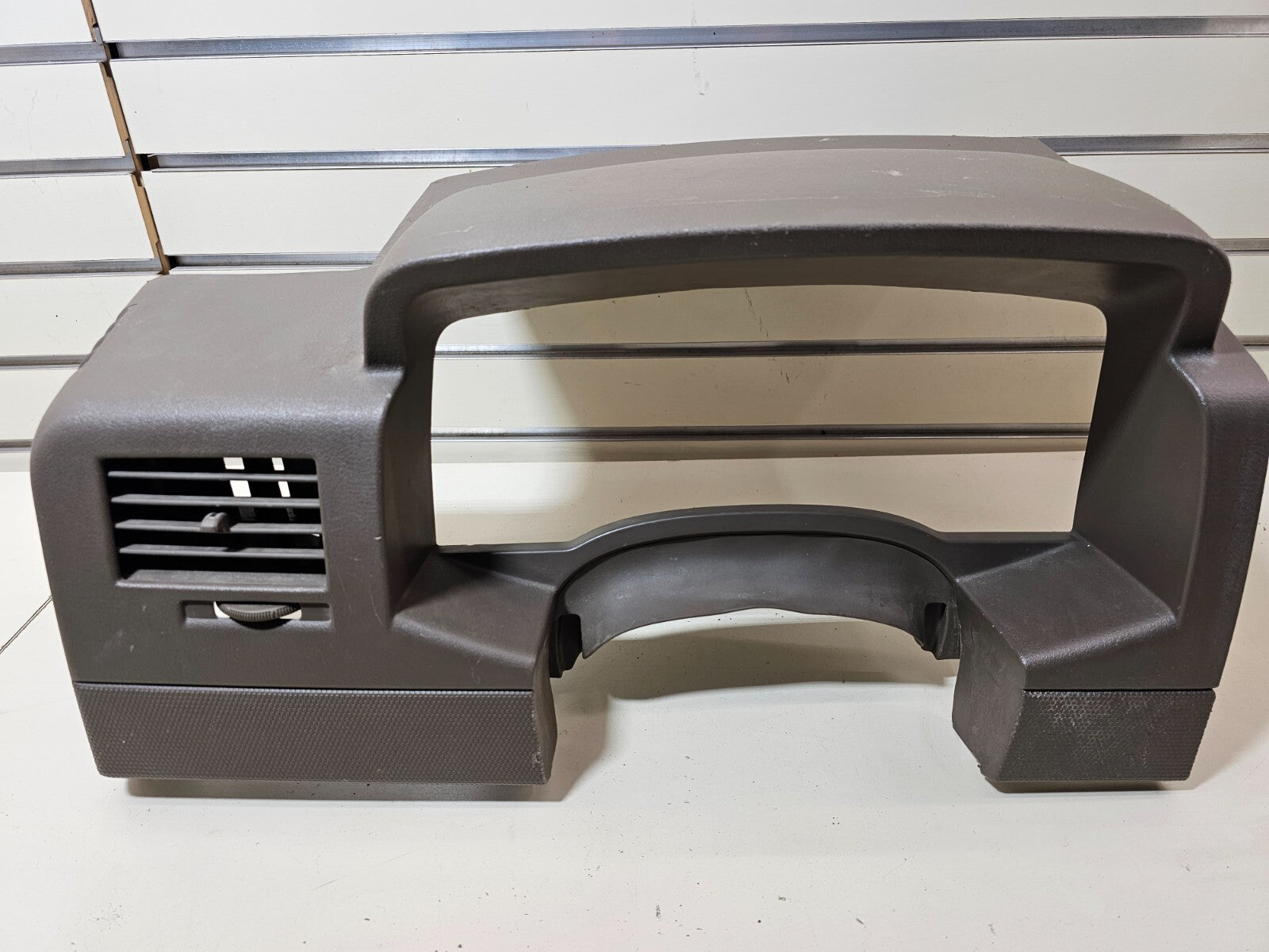 07-08 JEEP COMPASS DASH SPEEDOMETER INSTRUMENT CLUSTER BEZEL TRIM PANEL TAN OEM