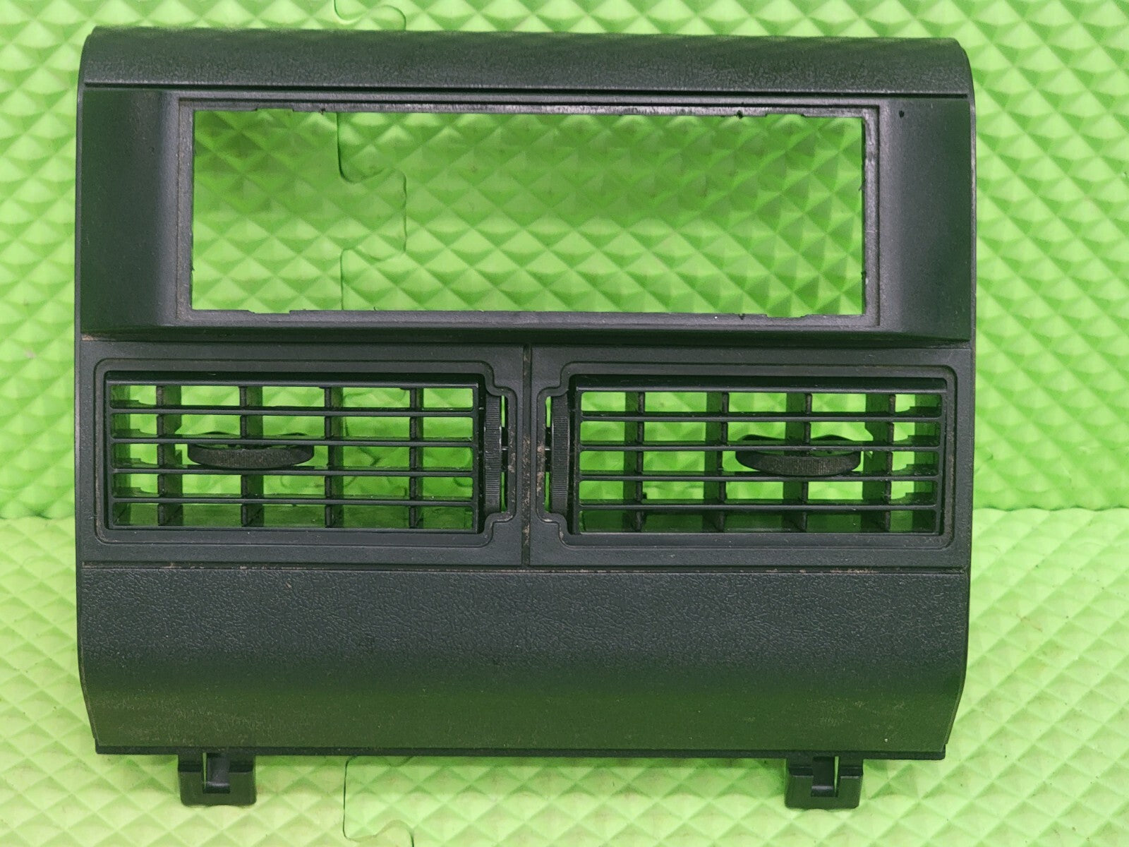 🔥88-94 Chevy GMC Yukon C/K Blazer Dash Am FM Radio Strereo bezel Panel Black
