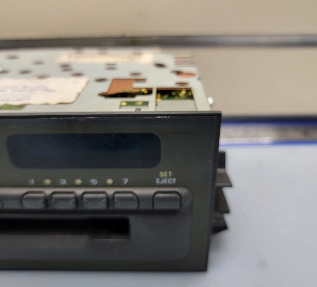 95-02 Chevy Tahoe Silverado GMC Sierra Yukon AM/FM/Cass Tape Radio Mint Receiver