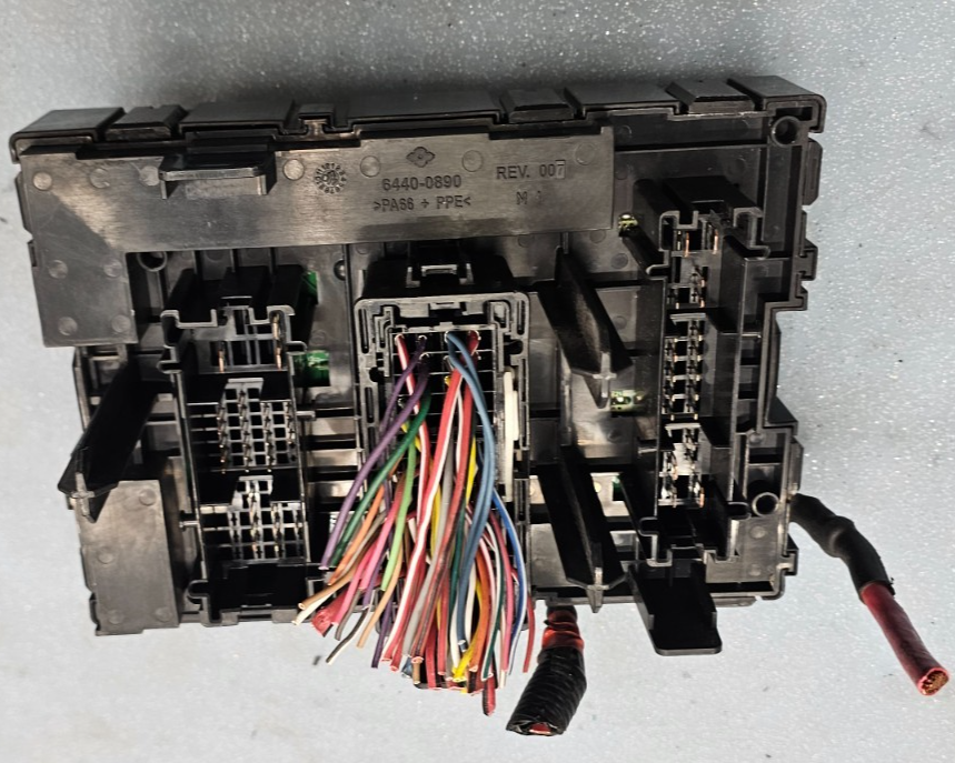 🔥07-09 Equinox Torrent Engine Fuse Relay Box Control Junction Module TIPM Unit