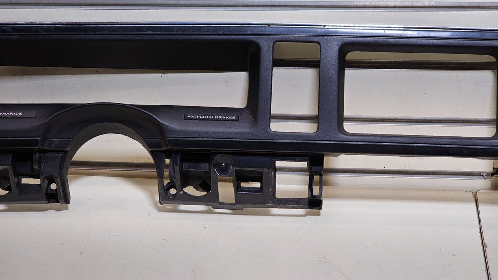 🔥96-99 BUICK LESABRE DASH SPEEDOMETER INSTRUIMENT CLUSTER BEZEL TRIM PANE BLACK